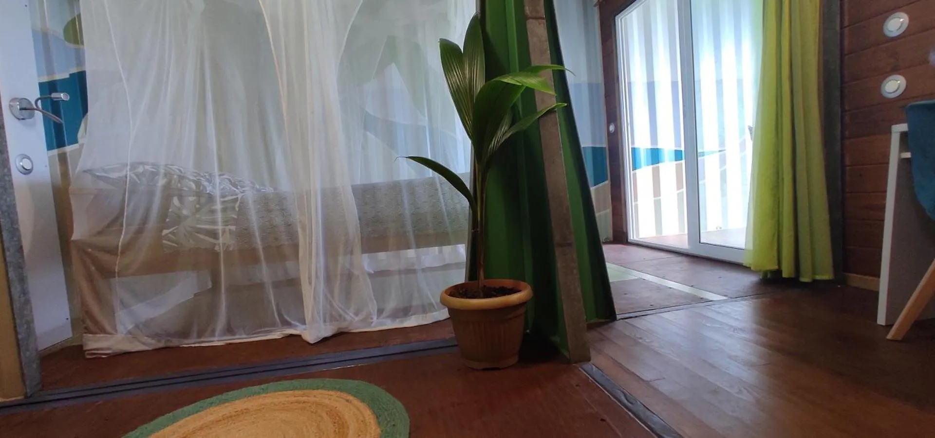 Pansiyon Home Container Resort Eau Sainte-Rose Guadeloupe